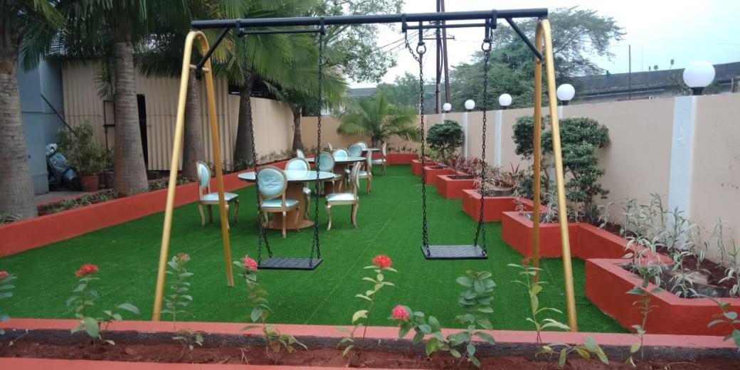 Hotel Aristro Lonavla Zewnętrze zdjęcie