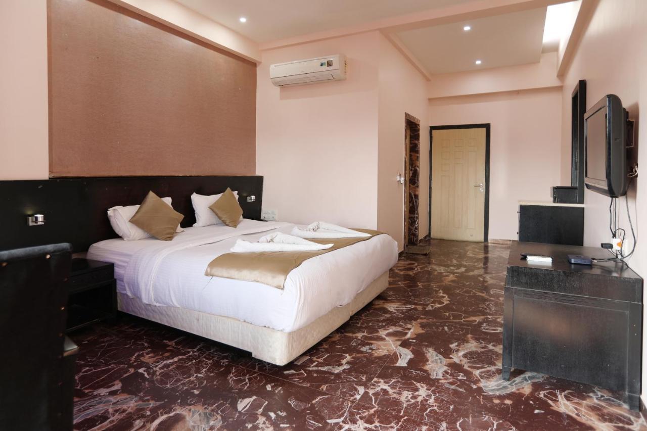 Hotel Aristro Lonavla Zewnętrze zdjęcie