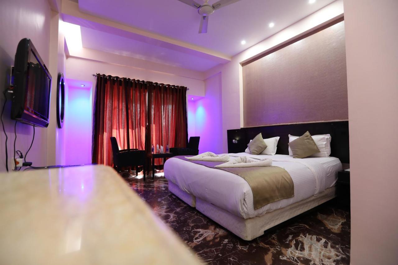 Hotel Aristro Lonavla Zewnętrze zdjęcie
