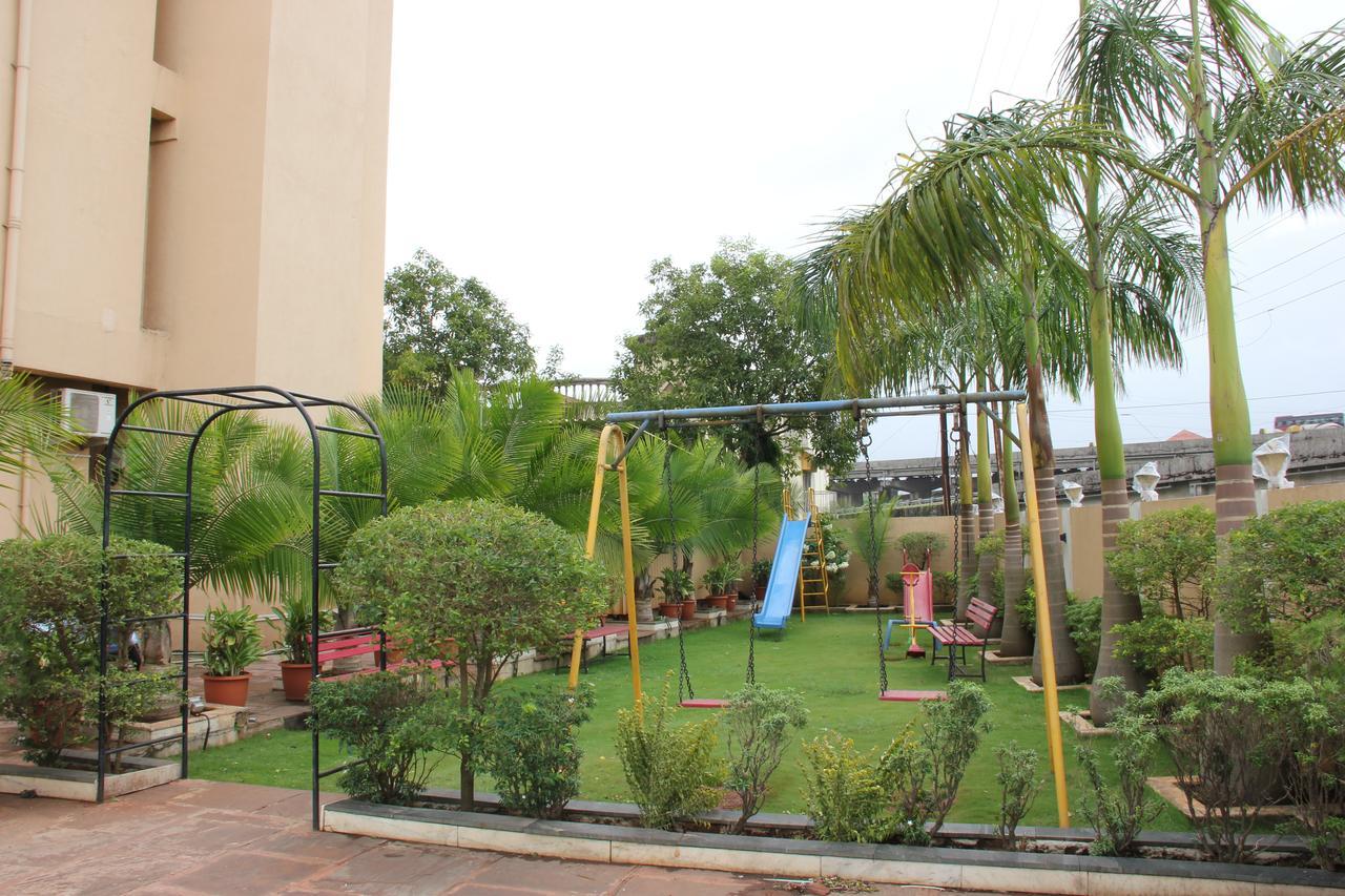 Hotel Aristro Lonavla Zewnętrze zdjęcie