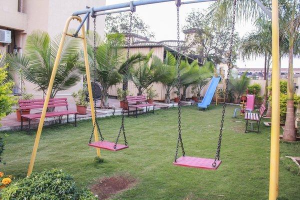 Hotel Aristro Lonavla Zewnętrze zdjęcie