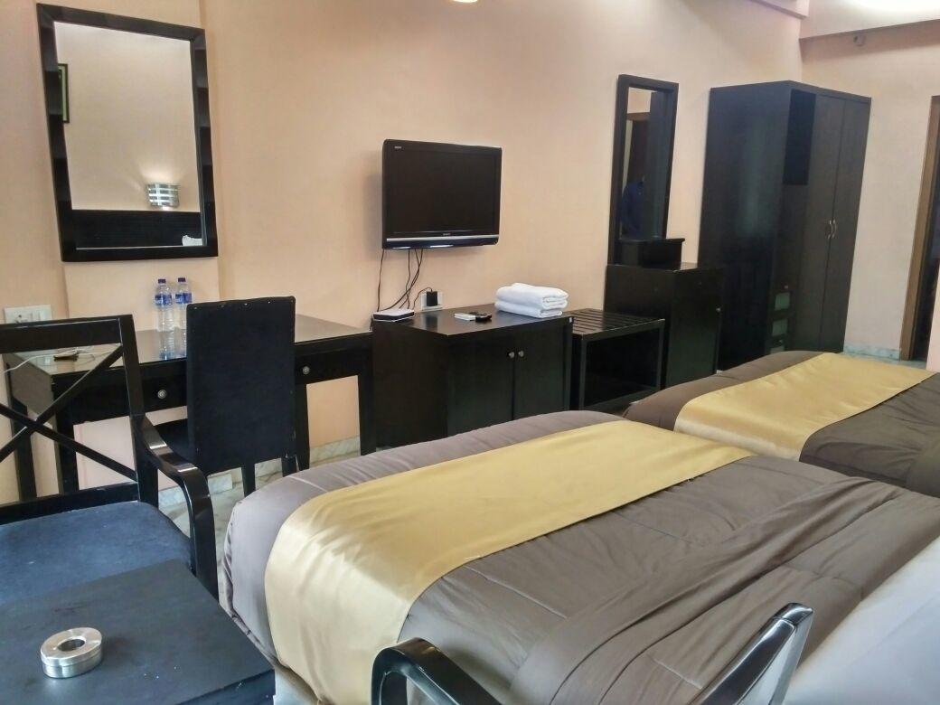 Hotel Aristro Lonavla Zewnętrze zdjęcie